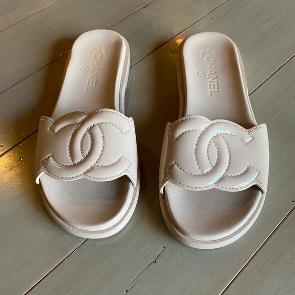 CHANEL Cream Mules - Picture 2 of 4